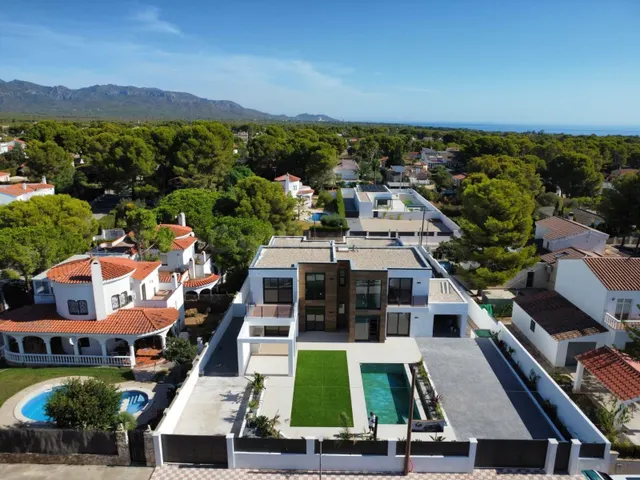 Exclusiva vivienda unifamiliar de obra nueva con piscina pri - foto 2