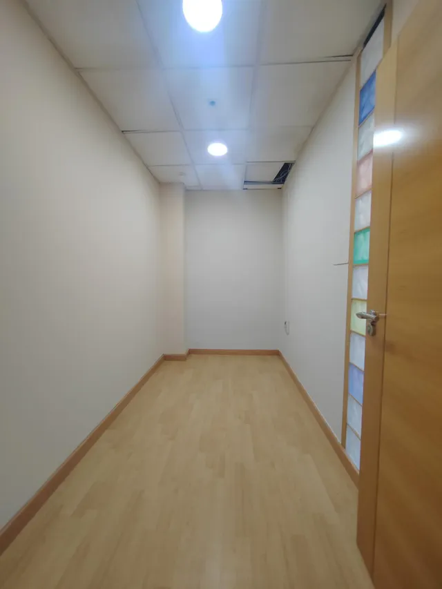 Amplio Local Comercial Reformado en Gran Eje de Jaén - Ideal para Tu Negocio — 14