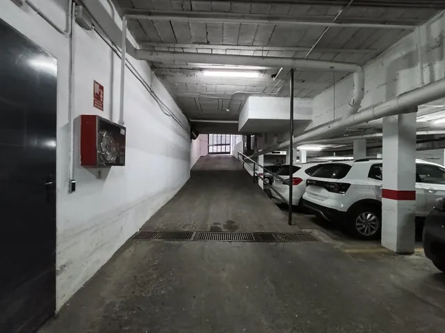 PLAZA DE GARAJE EN CALLE JESÚS DEL GRAN PODER — 7