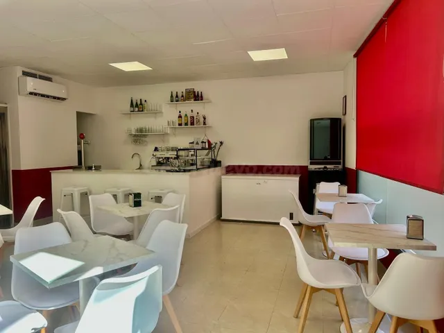 SE TRASPASA BAR EN PLENO FUNCIONAMIENTO — 2