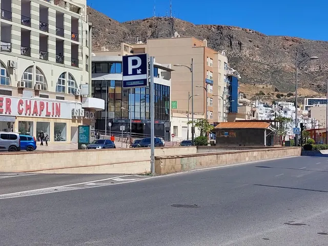 Parking 10m² en venta - Avd. Carlos III - foto 2