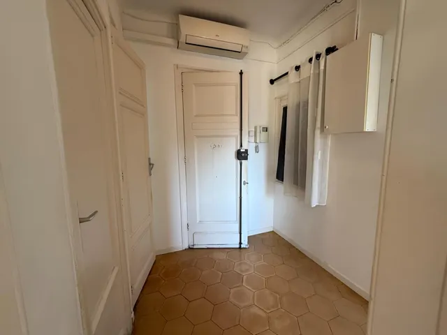 Último piso de una habitación con Ascensor — 14