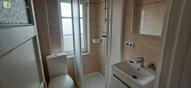 SE VENDE APARTAMENTO LUMINOSO CON GRAN POTENCIAL EN ZONA ALCAMPO EN BURGOS. — 10