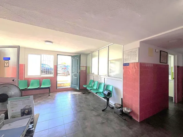 VENTA AMPLIO LOCAL COMERCIAL ARROYO DE LA MIEL — 2