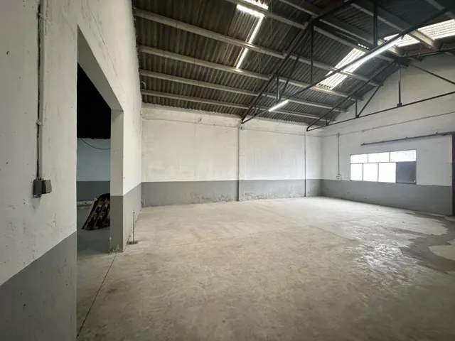 Nave con múltiples posibilidades - foto 3