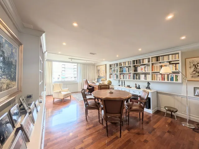 Espectacular vivienda en la calle Méndez Núñez para familias - foto 2