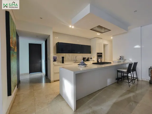 Exclusiva Residencia con Ubicación Privilegiada - Con Campo  - foto 5