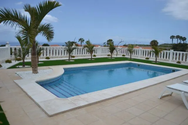 Villa de lujo, en Costa adeje con vistas.