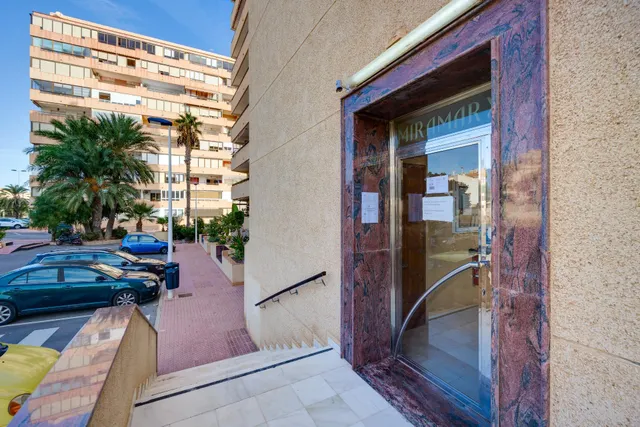 VISTAS AL MAR! PISO DE 2 DORMITORIOS EN TORREVIEJA , TOTALMENTE REFORMADO — 31