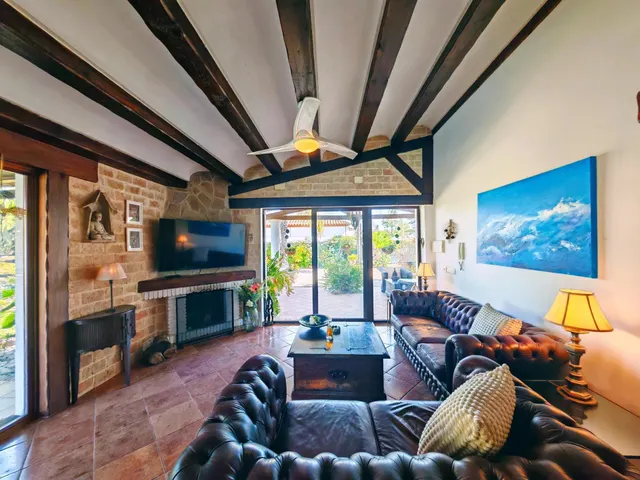 1.213 M2 DE PARCELA, DOS construcciones Y UN EXTERIOR QUE LO CAMBIA TODO — 40