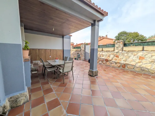 CHALET INDEPENDENTE CON PISCINA — 29