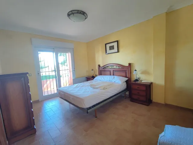 GRAN VIILA EN LOS BALCONES MUY CERCA DE LA LAGUNA DE LA SAL. — 38