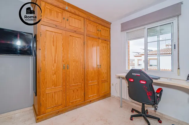 ¡AMPLIA CASA DE 4 DORMITORIOS, 3 BAÑOS Y CALEFACCIÓN CENTRAL EN LA ZUBIA! ✨ — 24