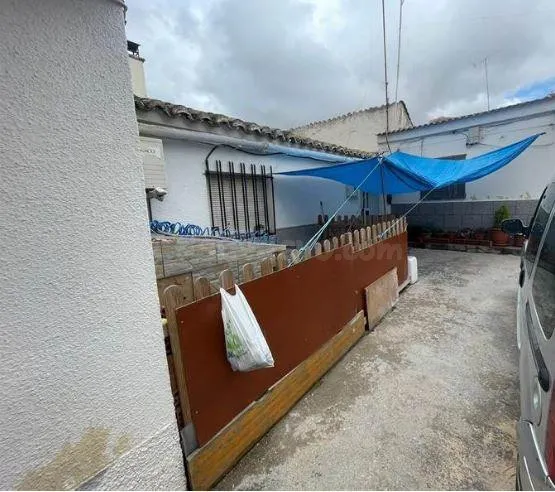 SE VENDE casa adosada OKUPA en C Calle Alamillo 35 de Puebla - foto 2