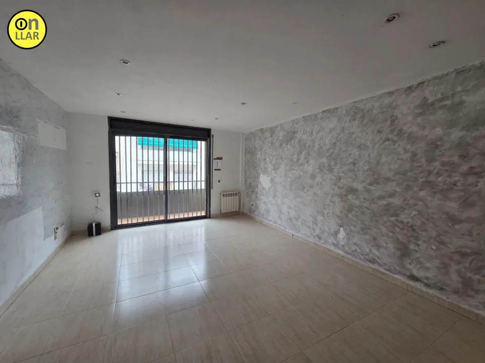 Piso en venta en paseo europa, 40, Pineda De Mar, Barcelona "SUBASTA AL ALZA"