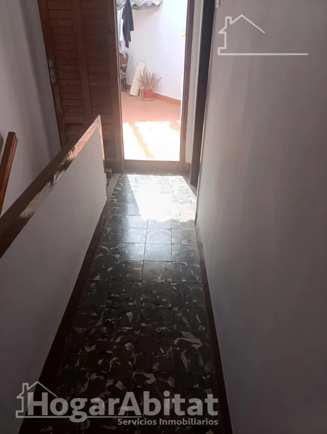 ACOGEDORA CASA CON 4 DORMITORIOS Y VISTAS AL CASTILLO — 26