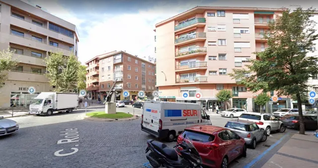 ALQUILER.-.GARAJE.-.CALLE MORILLO.-.24 METROS.- — 13