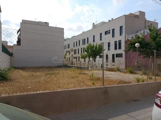 SOLAR EN ESQUINA, CON PROY. BASICO Y DE EJECUCIÓN DE RESIDEN - foto 2