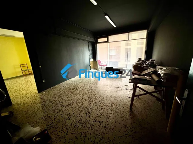 Local Economico en Alquiler — 23