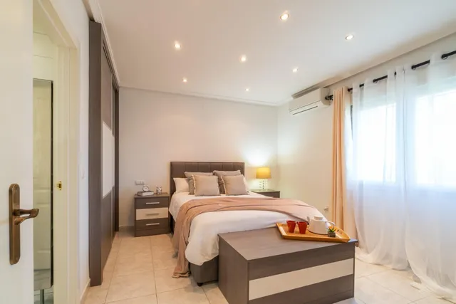 Maravillosa villa de una sola planta (aprox. 161 m2) con gran piscina privada. Cerca de colegios, del La Zenia Boulevard, ¡y a tan solo 15 minutos a pie de Playa Flamenca! — 38