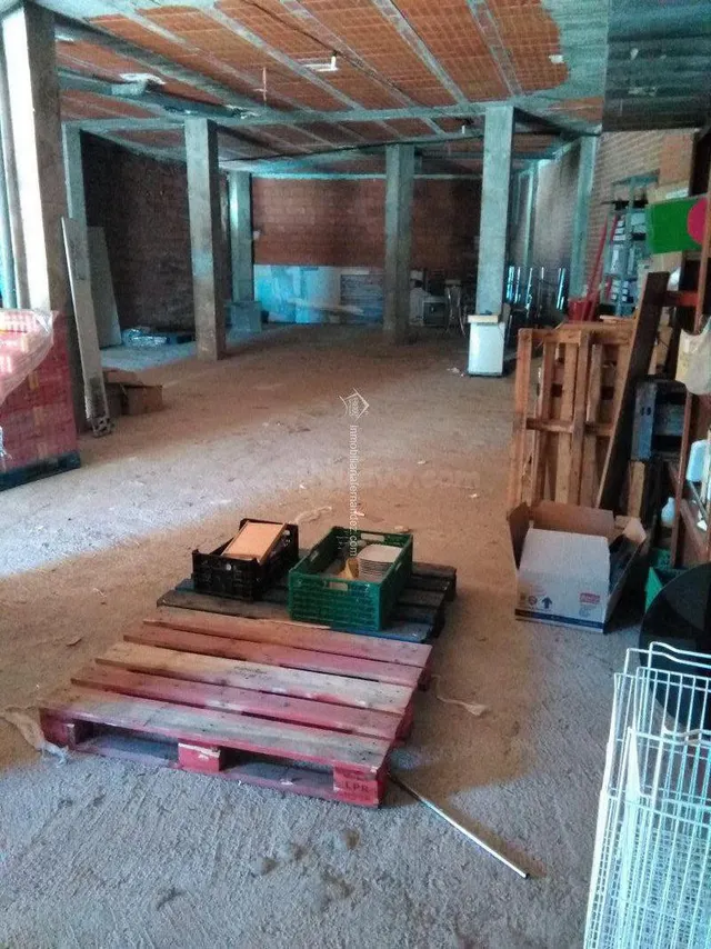 Local comercial 210m² en alquiler - CASAR DE CACERES - foto 2