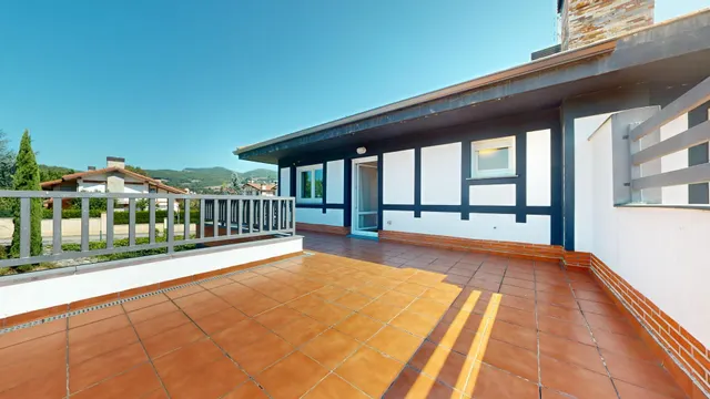 CHALET BIFAMILIAR A ESTRENAR EN VILLASANA DE MENA — 38