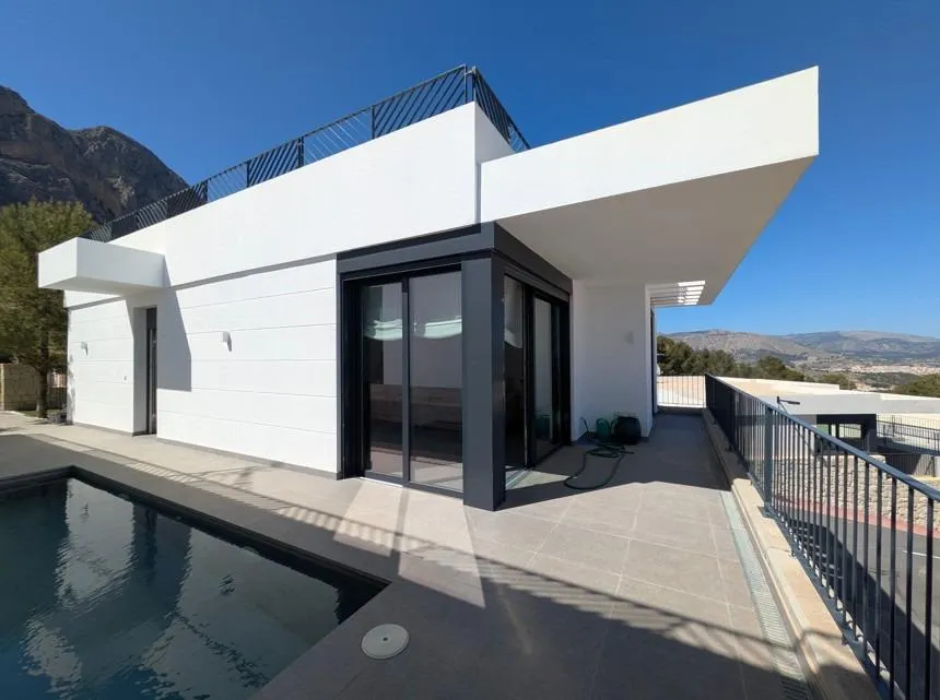Villa independiente con vistas panorámicas al mar y a las montañas - Polop, Alicante