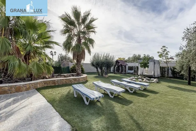 Chalet independiente con pozo propio y placas solares — 32