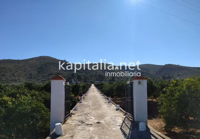 FINCA RÚSTICA A LA VENTA EN UN ENTORNO ÚNICO — 3