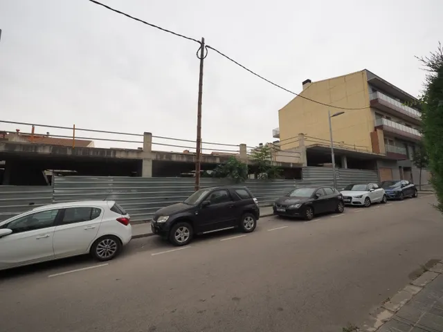 SE VENDE EDIFICIO EN CONTRUCCUÓN EN PARCELA DE 1.583M2 EN IGUALADA, ZONA CENTRO. — 3