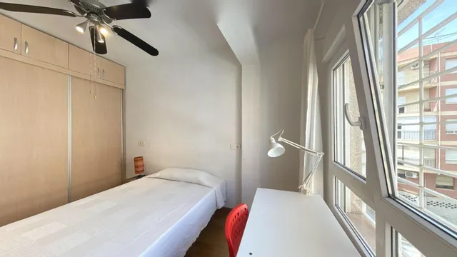 Piso de 3 dormitorios en alquiler -  barrio san antón — 35