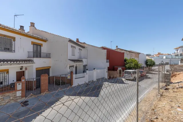 TERRENO URBANO EN VENTA EN HUETOR VEGA – 284 m2 — 11