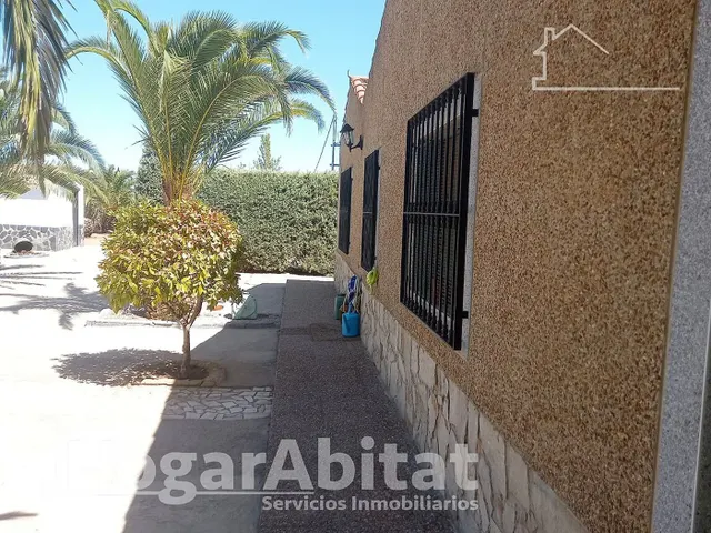 CHALET SEMINUEVO CON PISCINA, TERRAZA Y GARAJE — 30