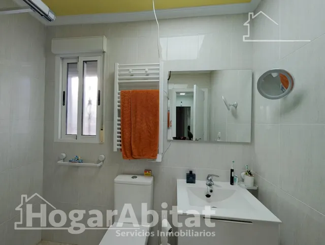 REFORMADO CON TERRAZA, PISCINA Y GARAJE CERCA DE LA PLAYA — 47