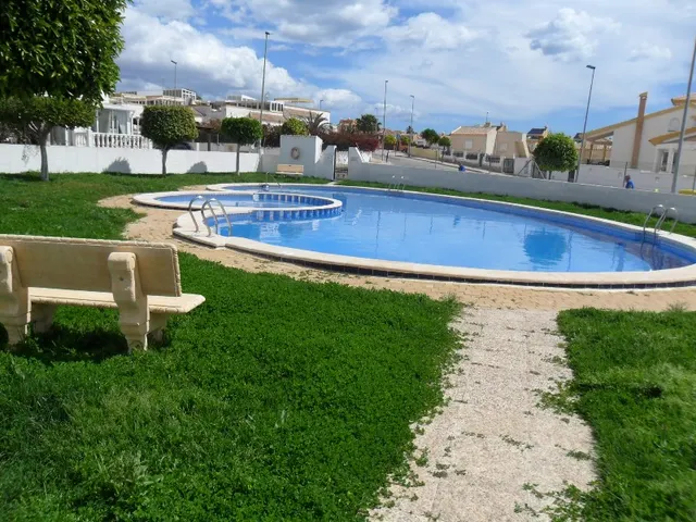 BUENAS TERRAZAS CON 3 DORMITORIOS — 7