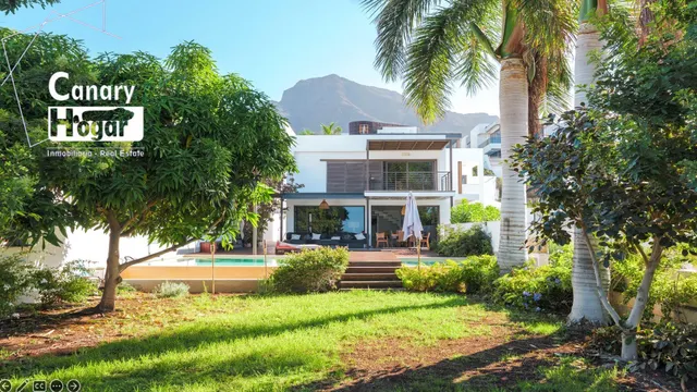 Villa moderna en venta en el Madroñal de Fañabe,  Adeje . — 21