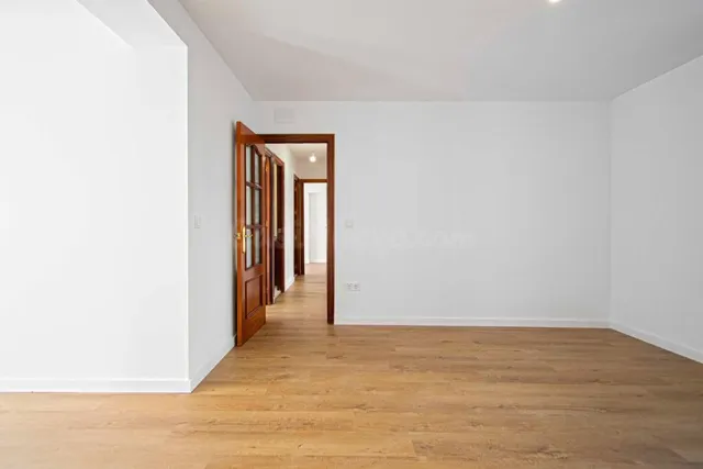 Estupendo piso en Polígono San Pablo, en calle Juan Espantaleón, junto Avda Villas de Cuba!! — 4