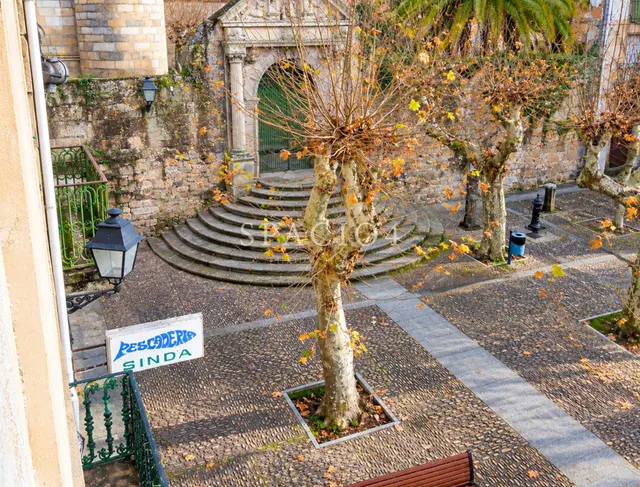 Edificio en venta en Ourense centro con vistas a la Plaza de la Trinidad — 7