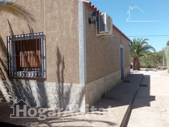 CHALET SEMINUEVO CON PISCINA, TERRAZA Y GARAJE — 31