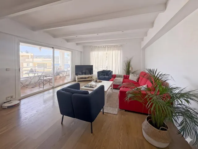 Apartamento en esquina con vistas al mar y gran balcón a 250 - foto 5