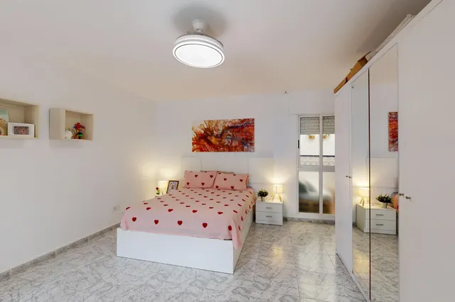 Espacioso piso en Canteras con gran dormitorio principal en suite, patio y plaza de garaje. Cartagena — 40