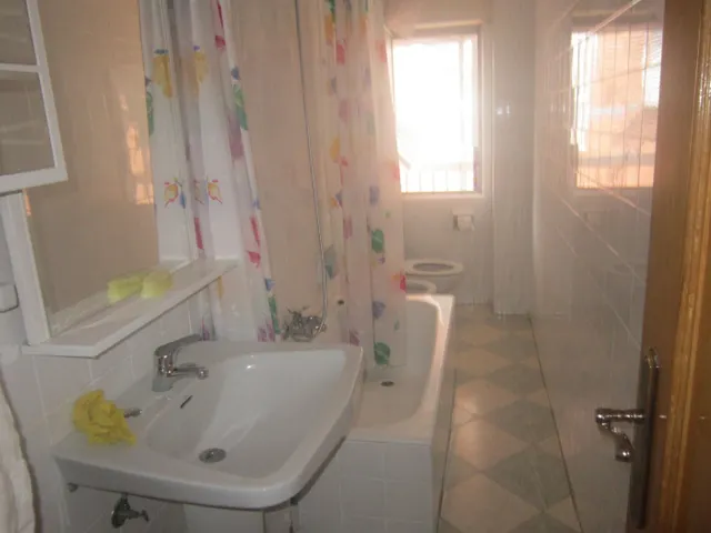 SE VENDE PISO EN EL CENTRO DE VALENCIA DE DON JUAN, 90 M2, COCINA, SALÓN, 4 HAB., 2 BAÑOS. — 10