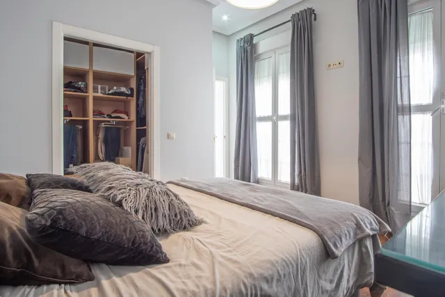 Espaciosa casa con encanto en el centro: elegancia, azotea y sótano en calle Murillo ✨ — 39