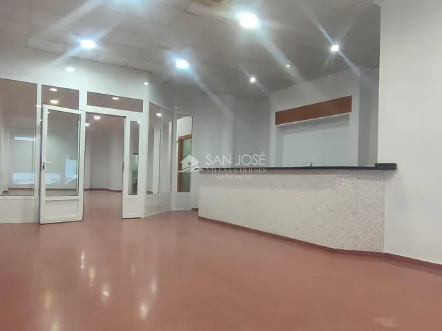 SE VENDE O SE ALQUILA LOCAL COMERCIAL VACIO EN EL CENTRO DE ASPE — 10