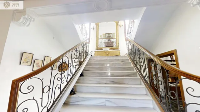 Exclusiva Casa Centenaria con Encanto Arquitectónico y Ubica - foto 3