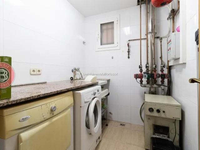 Chalet 5 habitaciones 238m² en venta - Carretera Igualada — 24