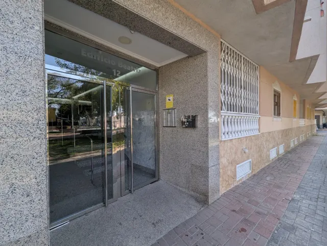 2 dormitorios + garaje, a 200 metros playa de los Naufragos — 15