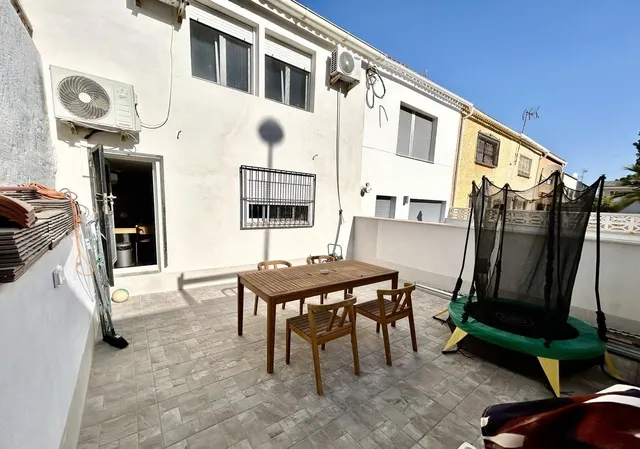 Preciso chalet adosado totalmente reformado, idoneo para familias — 24