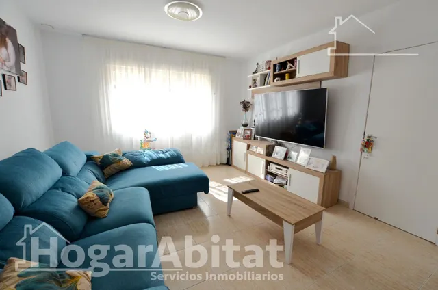 Respira paz entre el mar y la montaña en este exclusivo chalet pareado reformado con piscina privada, solárium y parking — 4