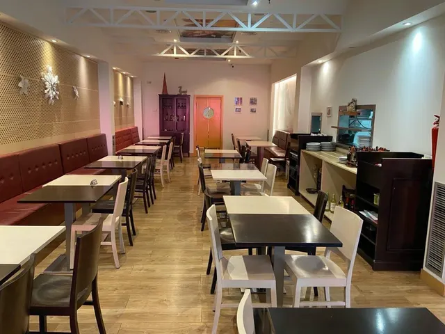 SE TRASPASA RESTAURANTE EN C.C. THADER - foto 3